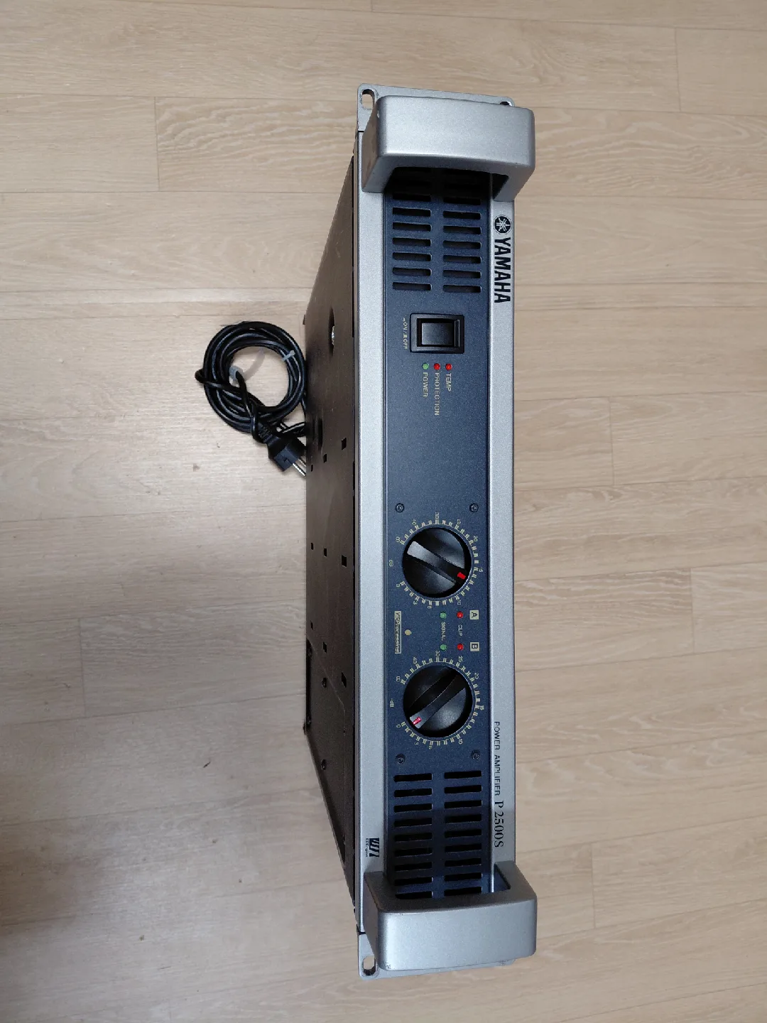 야마하 P2500S 파워앰프 믹서앰프 스피커