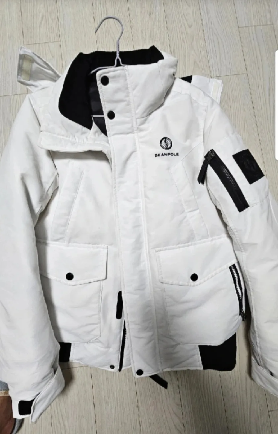 빈폴 아웃도어 화이트 숏패딩 90~95(공용)