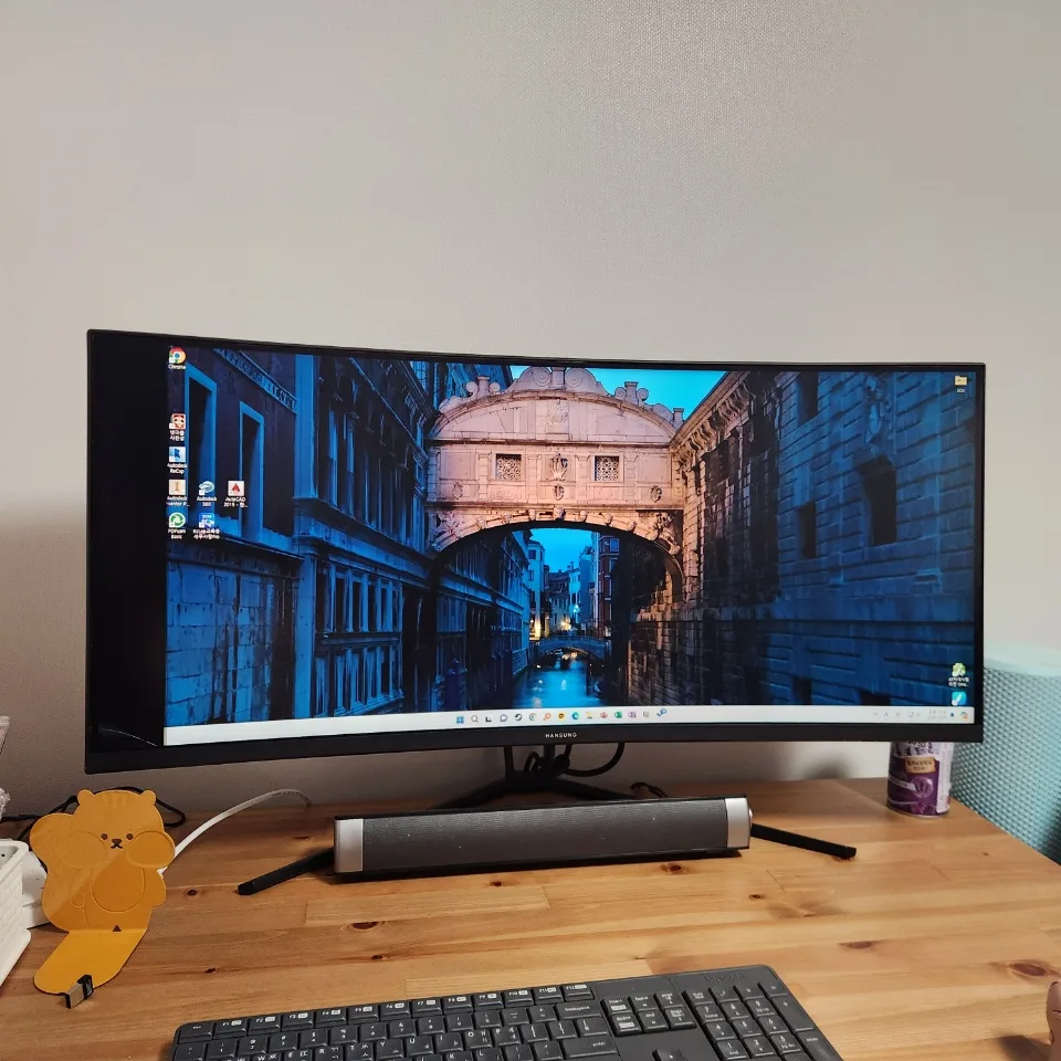 한성 모니터 35인치 커브드 나눔(일부파손)