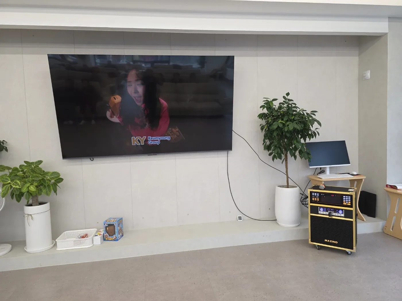 금영반주기 풀세트 새제품  무선2 유선1개 TV 이동식노래방 (반주기,TV 중고제품)