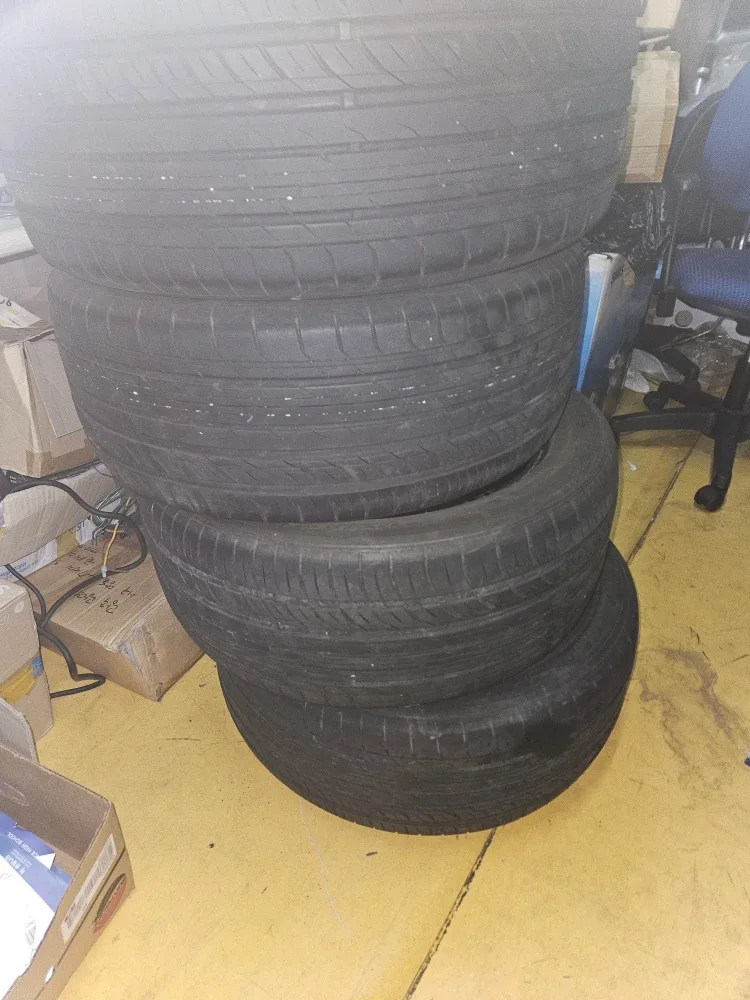 토요타이어 C1S 245/50R18 중고 타이어