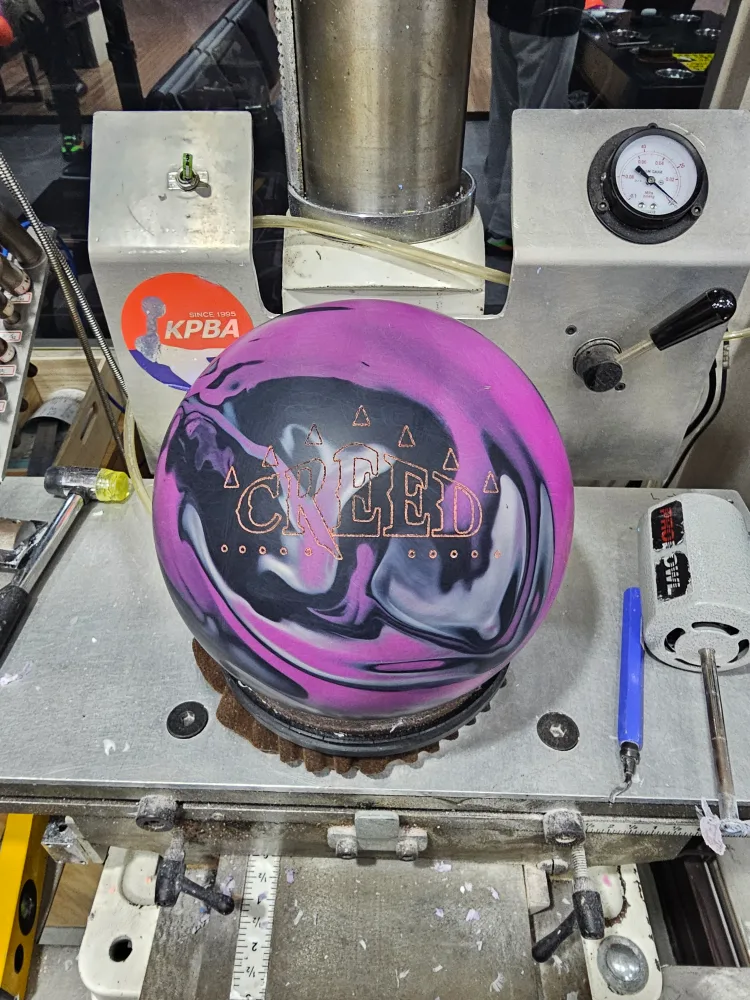 📌중고볼링공 크리드 14파운드📌지공포함