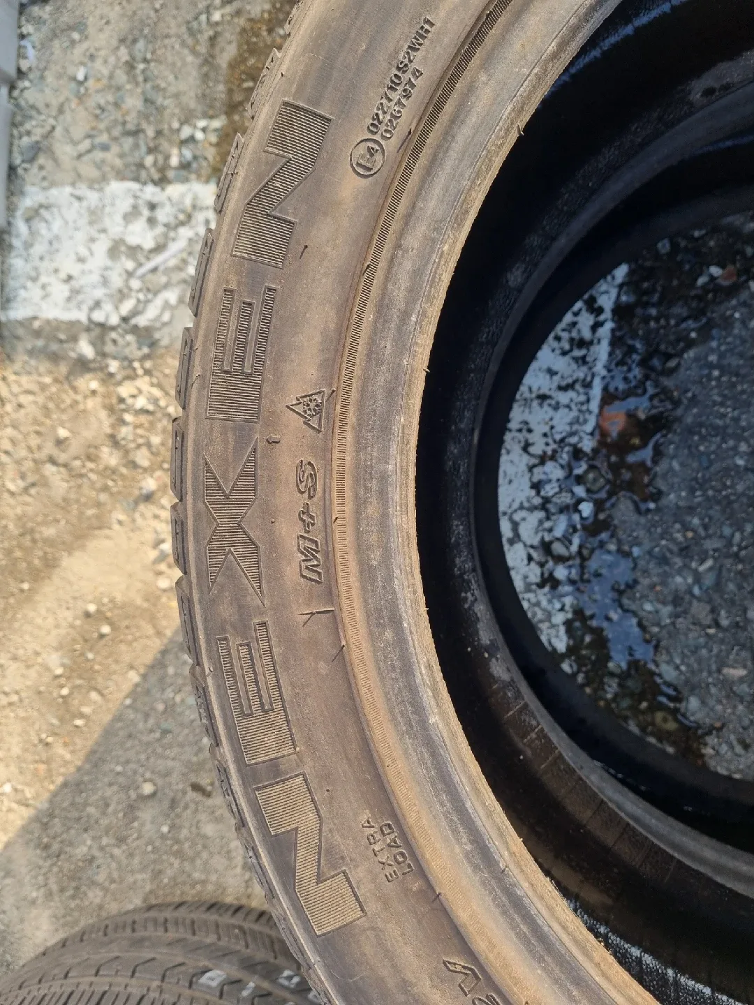 중고 윈터타이어 245/45R19  2짝