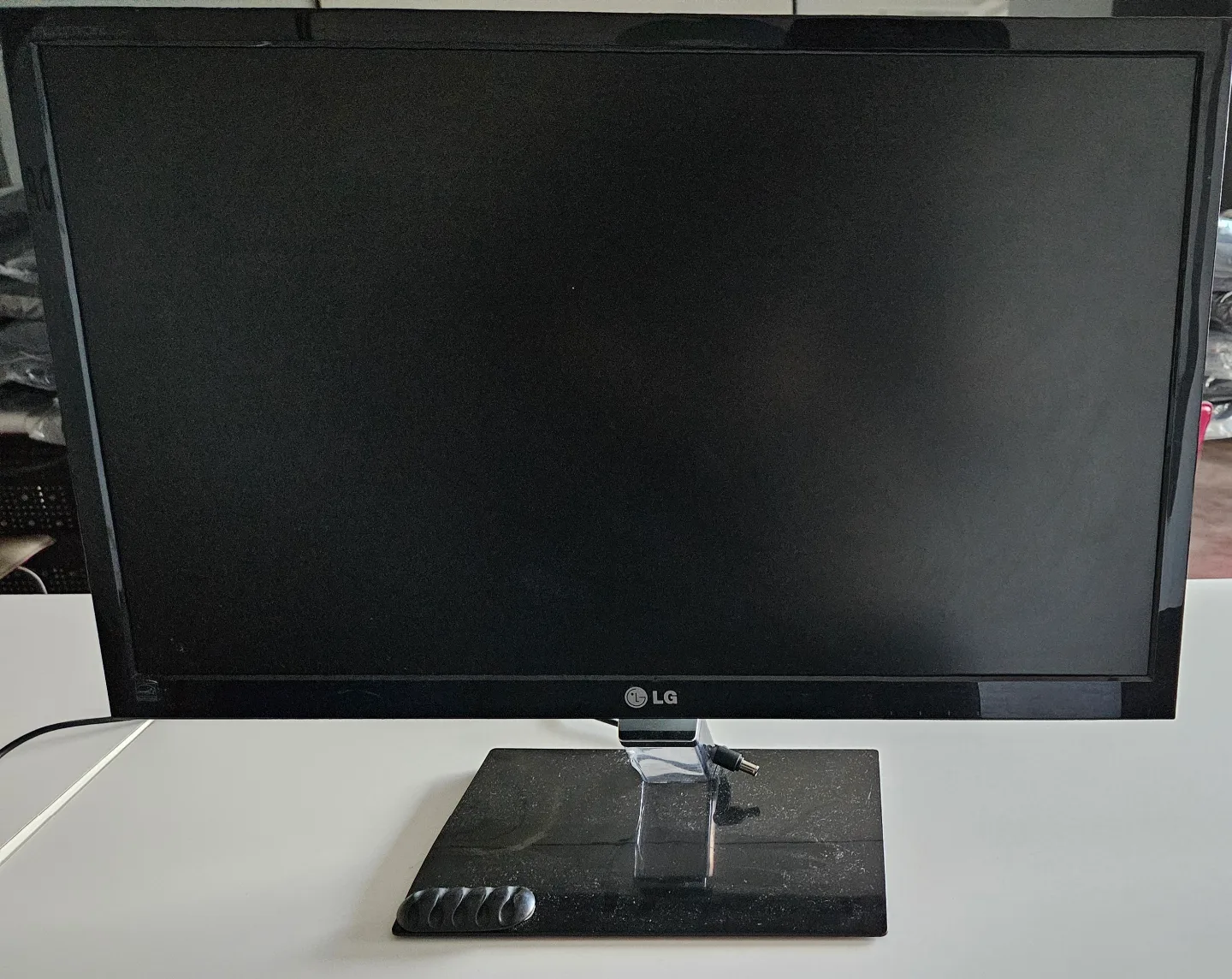 LG 23인치 중고 모니터 팝니다