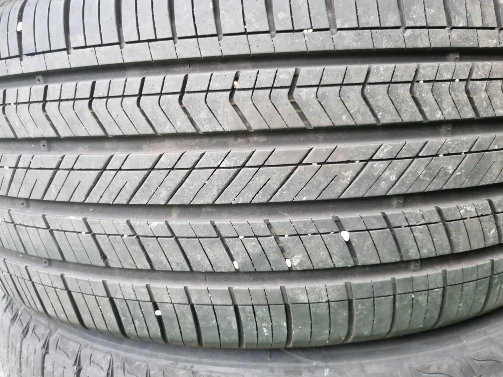 245 45 19 금호 마제스티9 흡음재 1개 판매 중고타이어