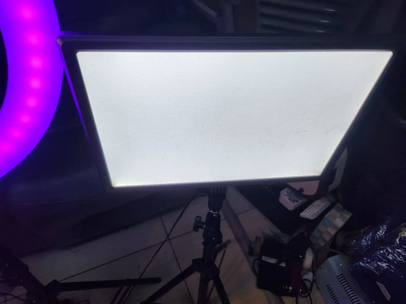 유쾌한생각 룩스원라이트4세대 용누오 조명LED 중고입니다