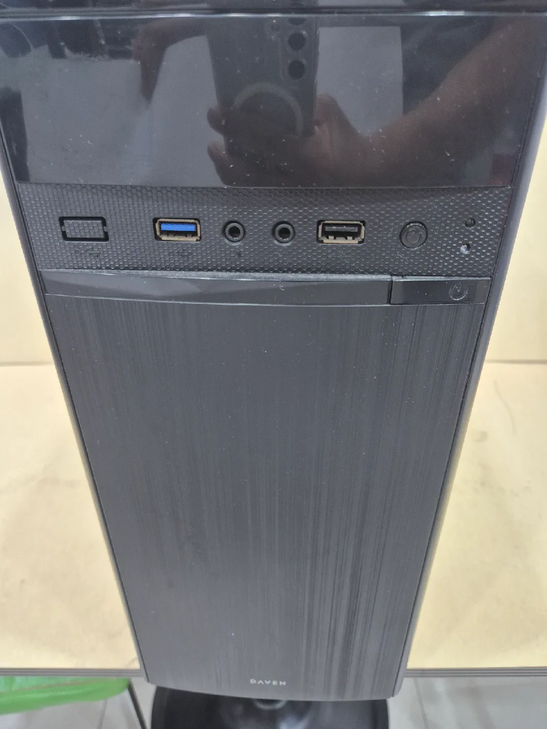 중고 데스크탑 PC 팝니다 g6400/ 8g / 120g 입니다