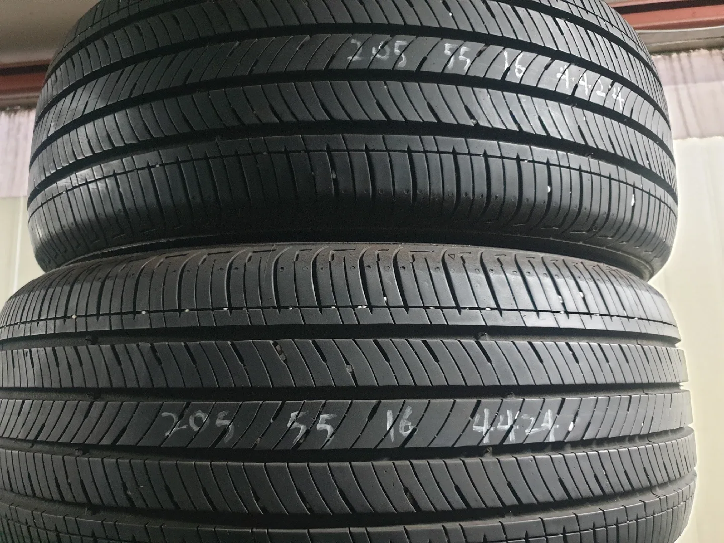 205 55 16 금호 중고타이어 2개 판매합니다