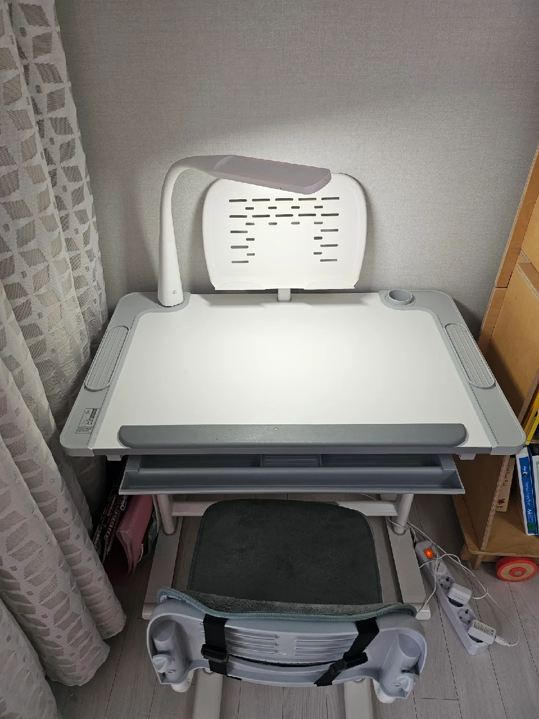 루나랩 키즈 책상 의자 세트