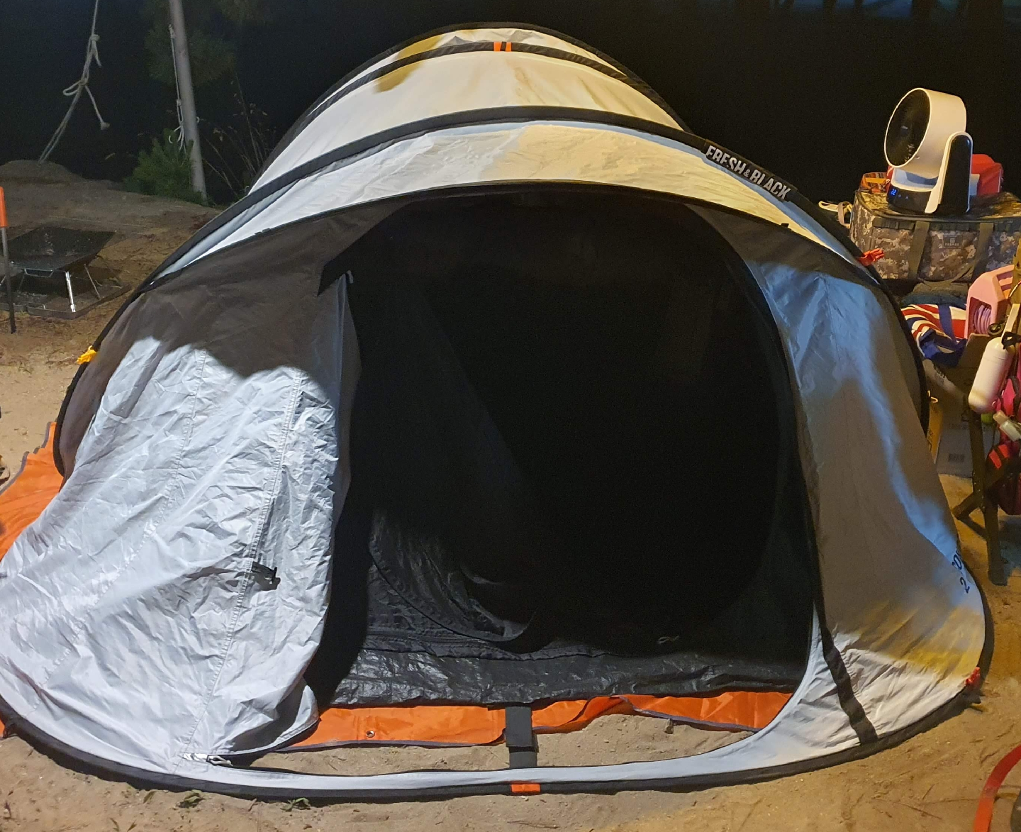 데카트론 퀘차 2초 팝업텐트 3인. UPF50+ 암막. FRESH&BLACK 텐트