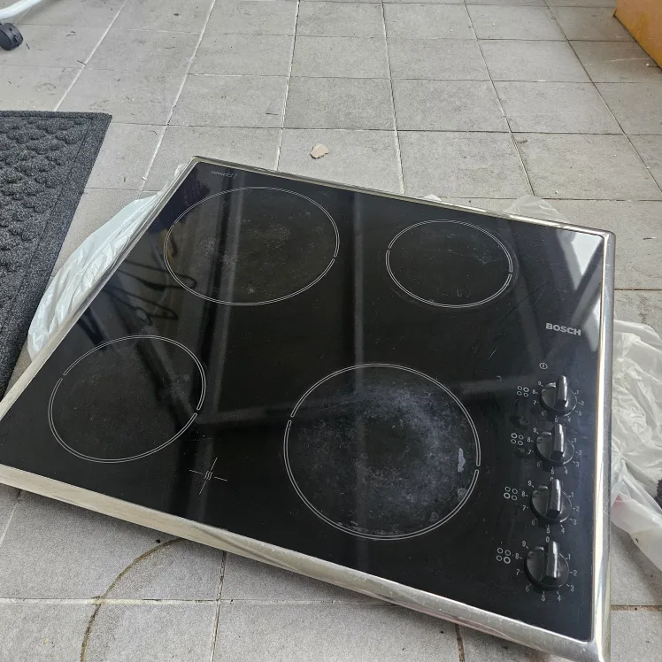 보쉬 4구 전기 쿡탑 PKE615CRK