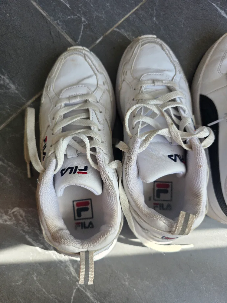 휠라.푸마 신발이예요 230(중고)