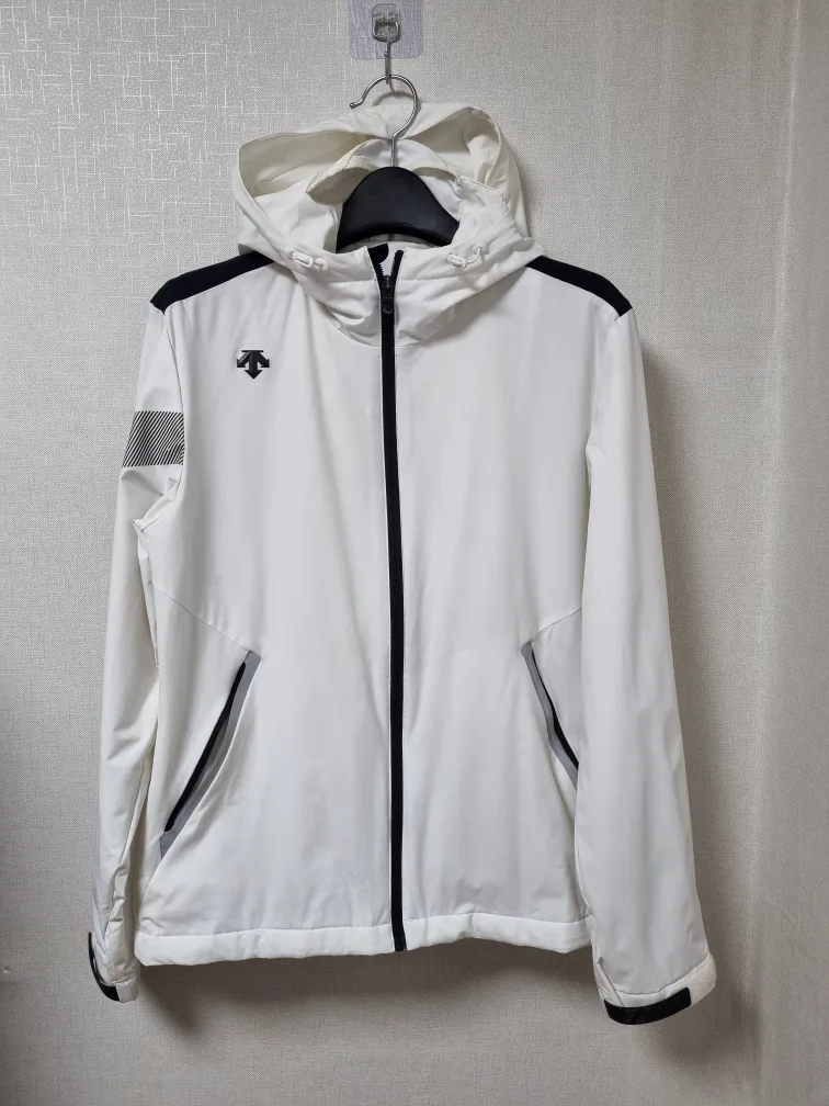 데상트 바람막이 후드 자켓 95