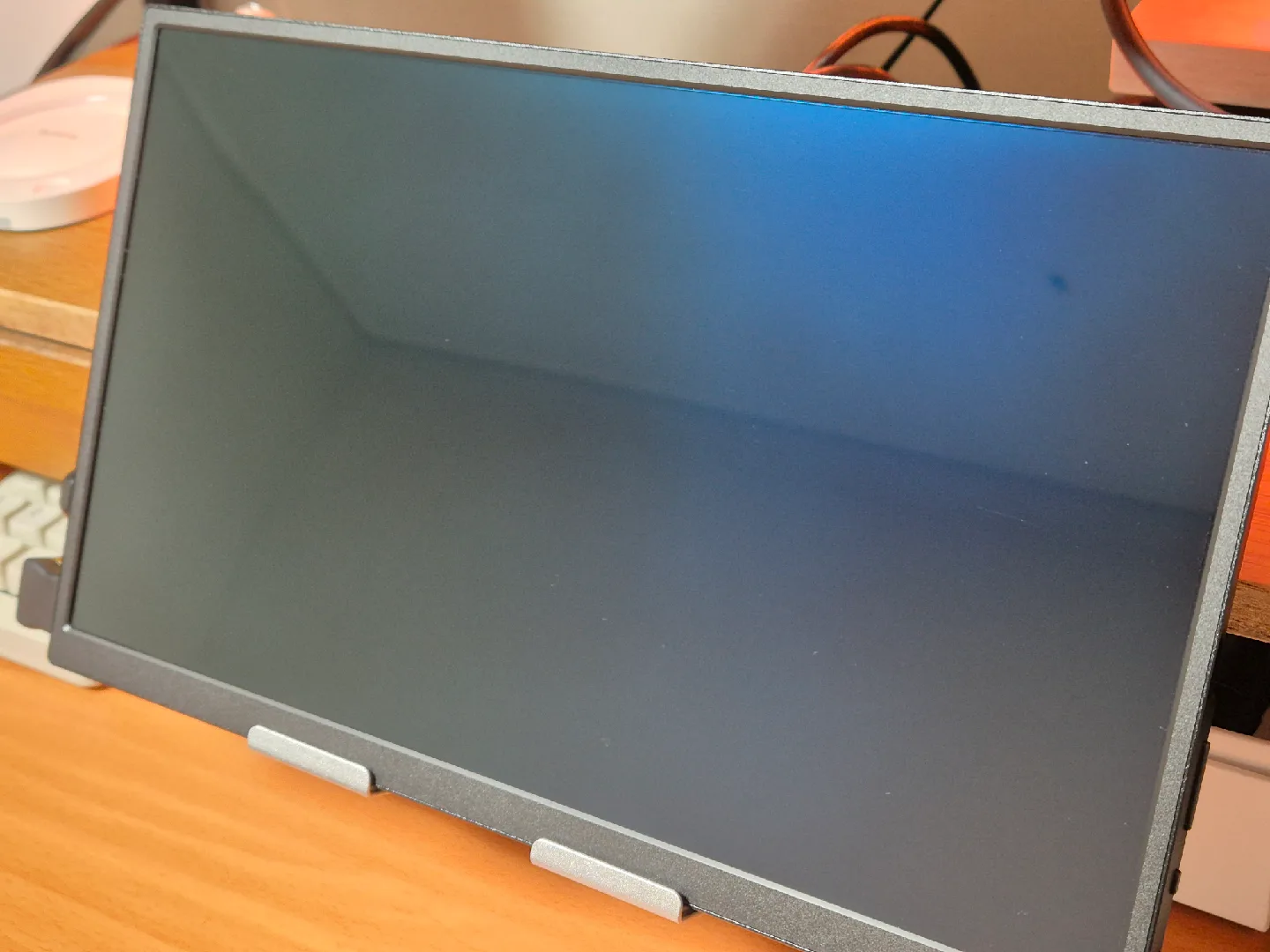 4k OLED 포터블 모니터 13.6인치