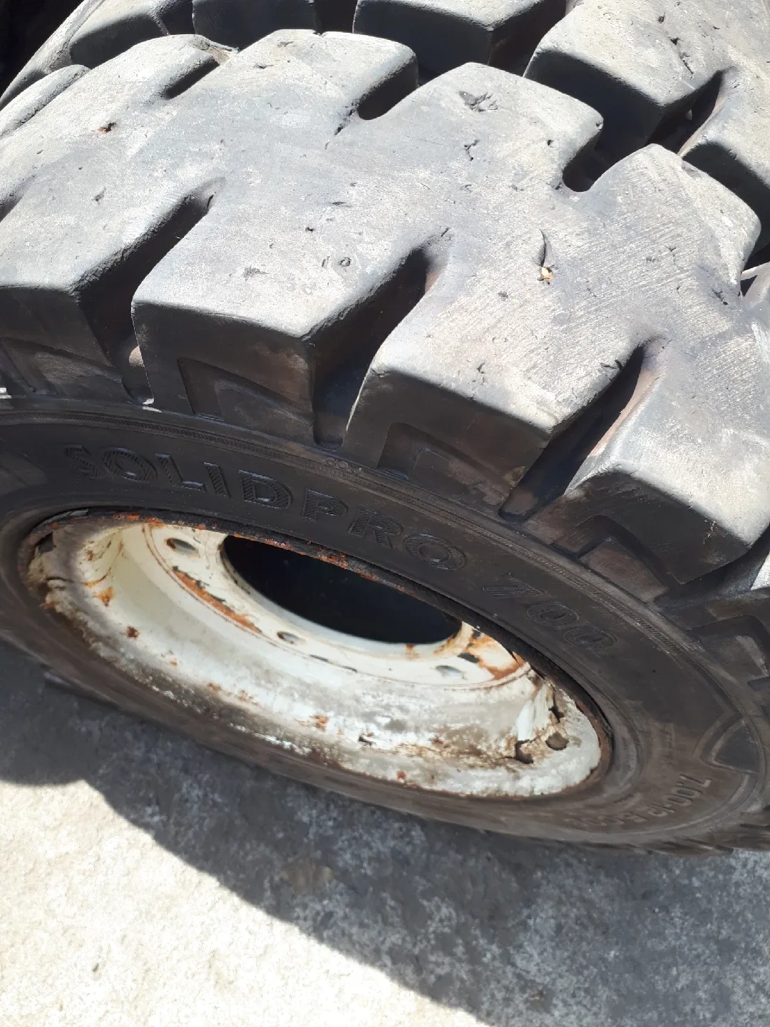 지게차 중고통타이어 싸게 6개 팝니다