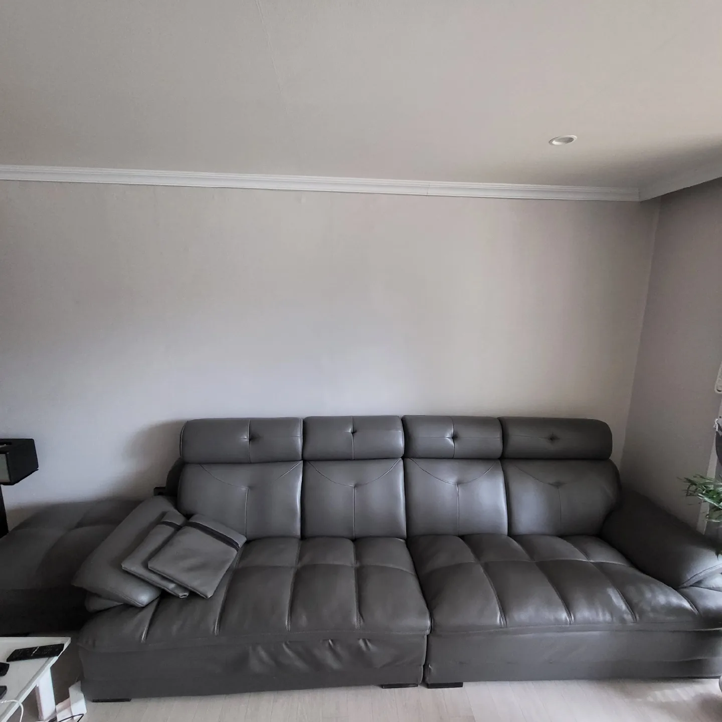 회색  4인용  소파 중고판매