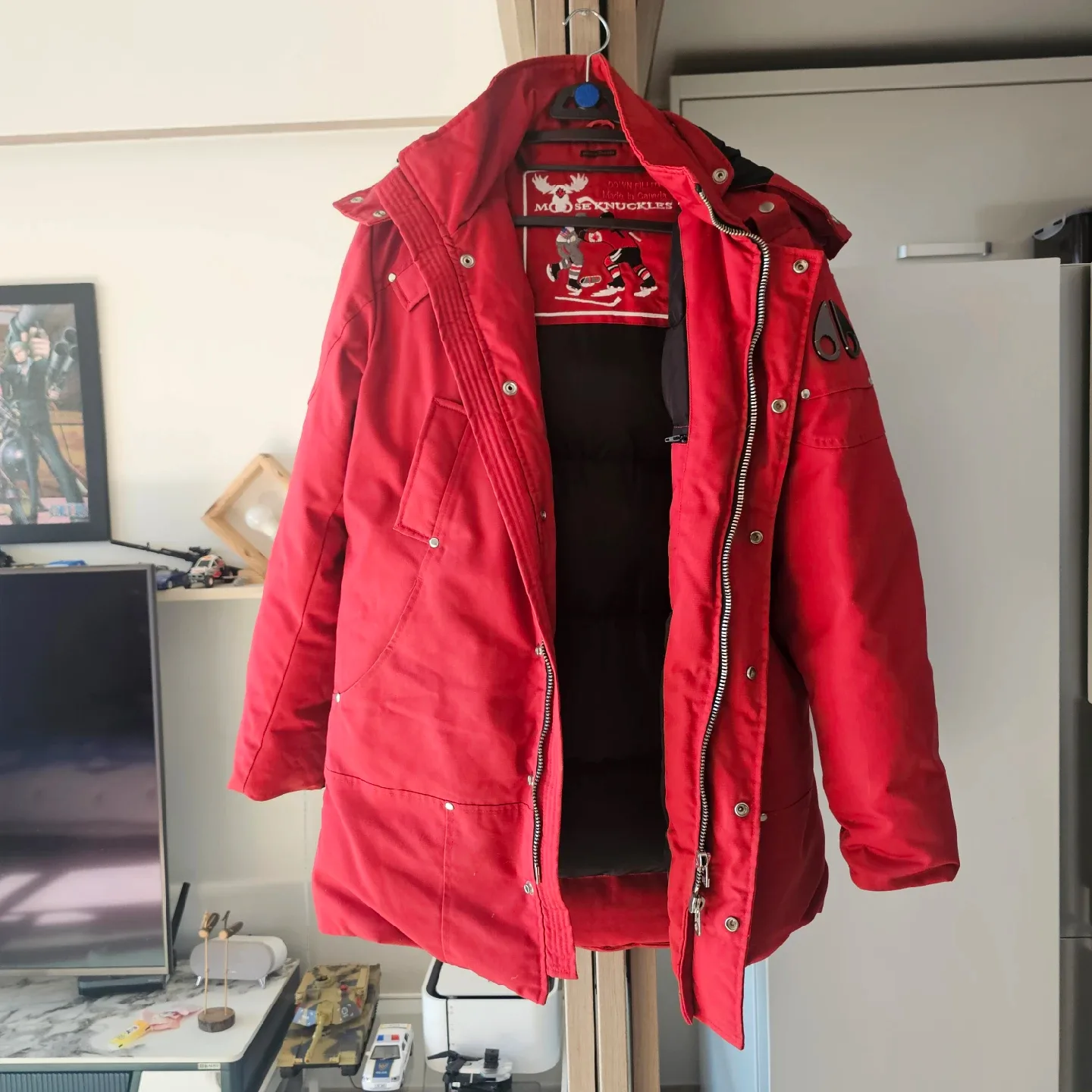 무스너클 빨간색 패딩