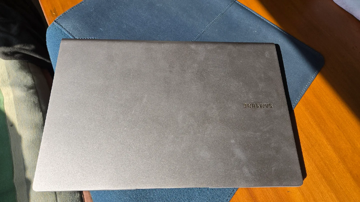 삼성 갤럭시북s 중고입니다
