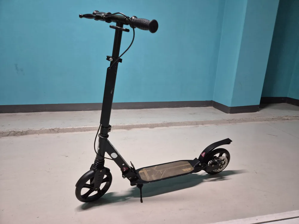 킨즈 프로 접이식 킥보드 블랙