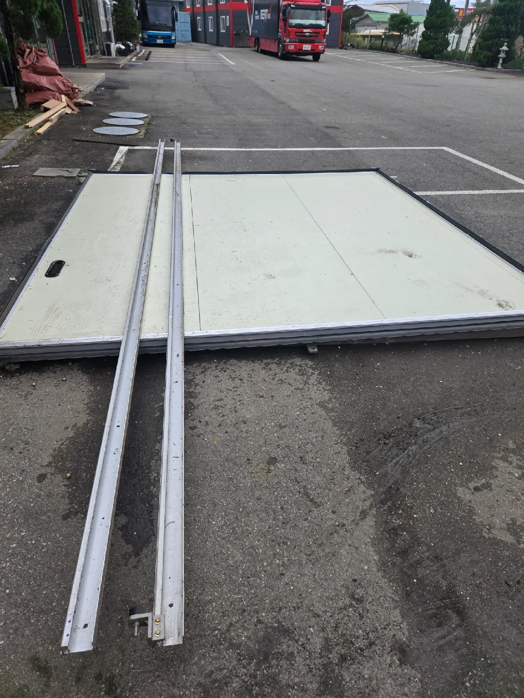 헹거 동어. 중고 문짝/문틀