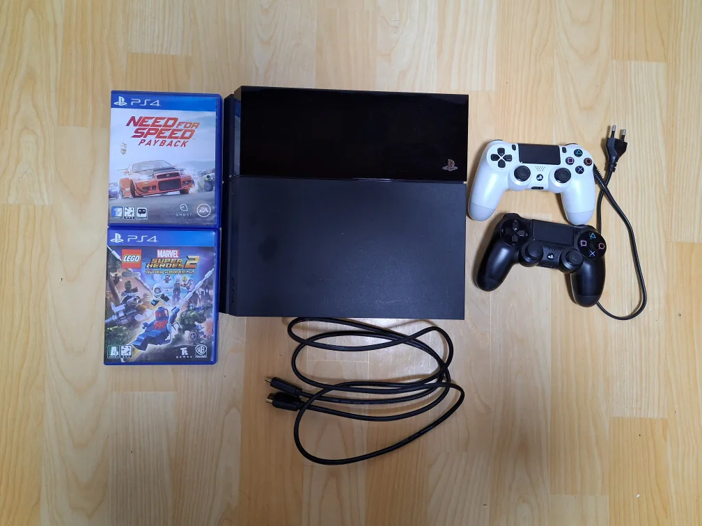 PS4 플레이스테이션4 본체 + 컨트롤러 2개 + 게임 2개