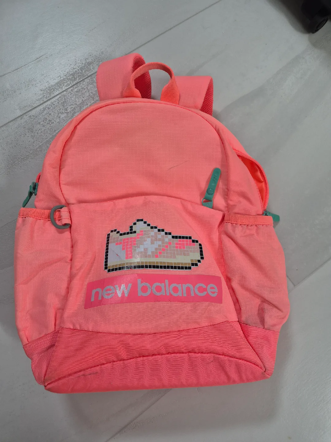 뉴발란스 키즈 백팩 핑크 KT300