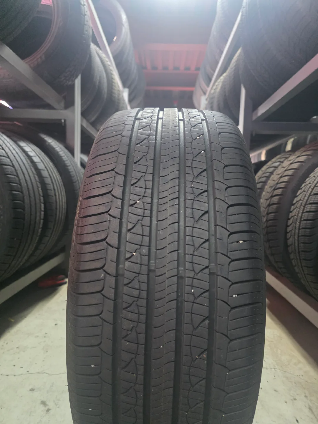 넥센 AH8 235/50R18 중고
