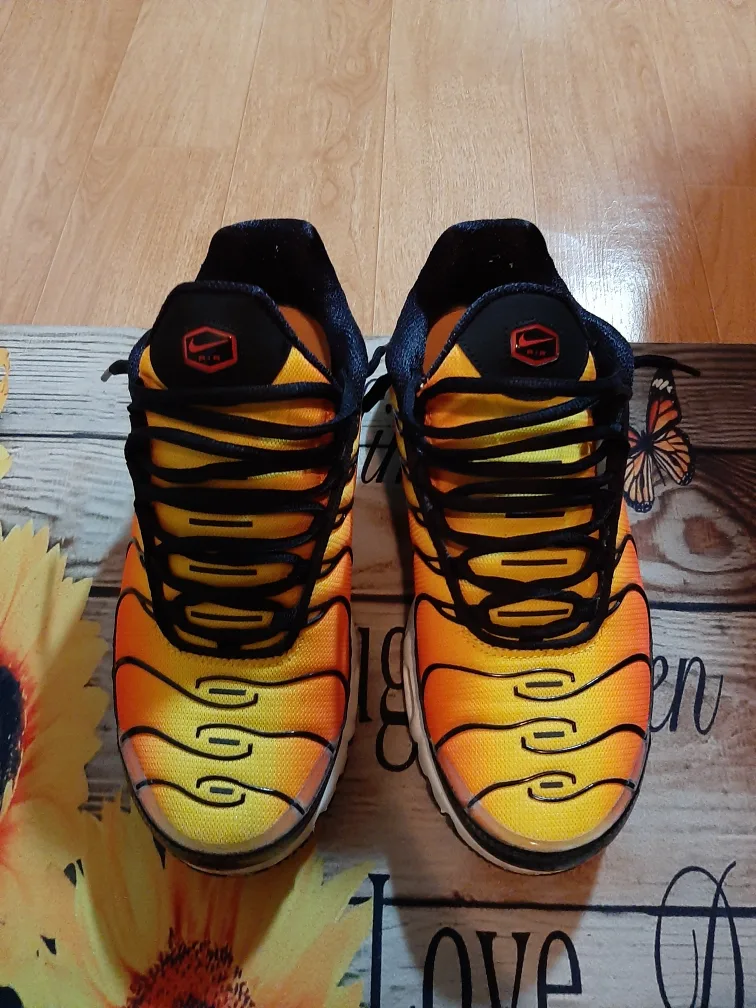 나이키에어맥스플러스 팝니다(255사이즈)