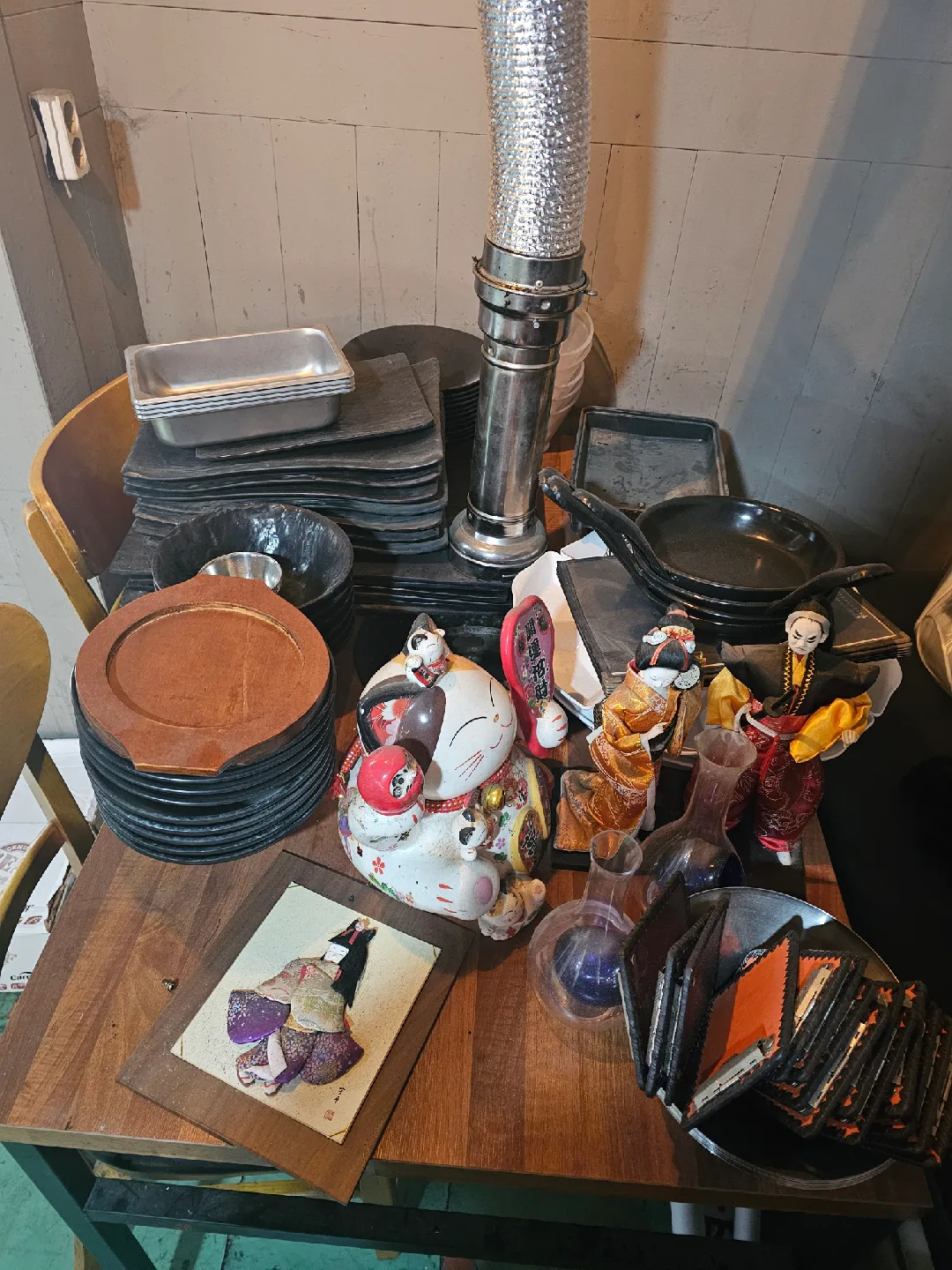 다양한 식기류 및 장식품 일괄