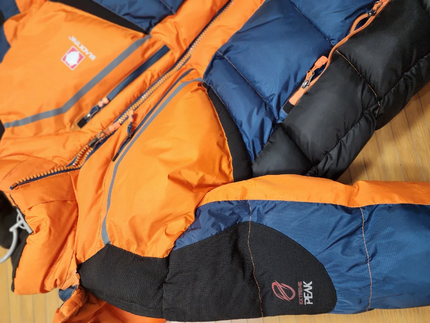 블랙야크 오렌지 패딩