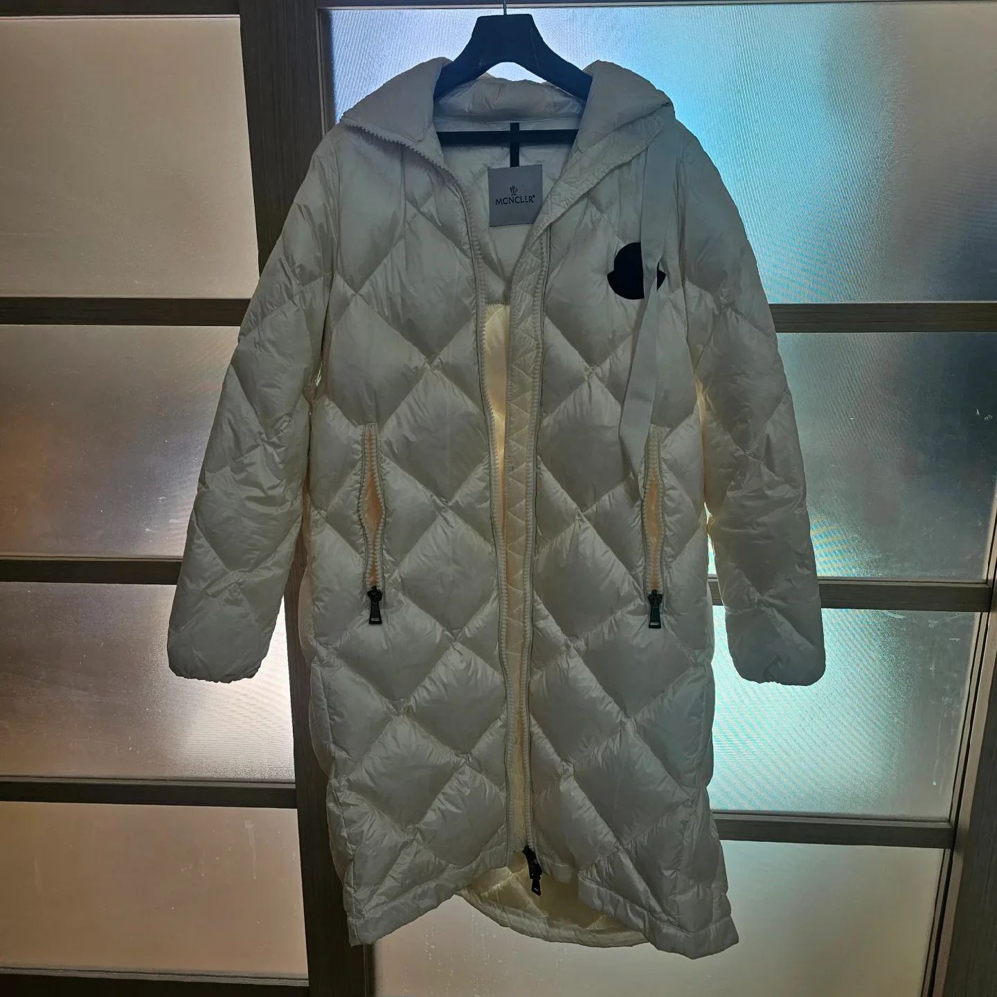 몽클레어 여성 롱패딩 아이보리