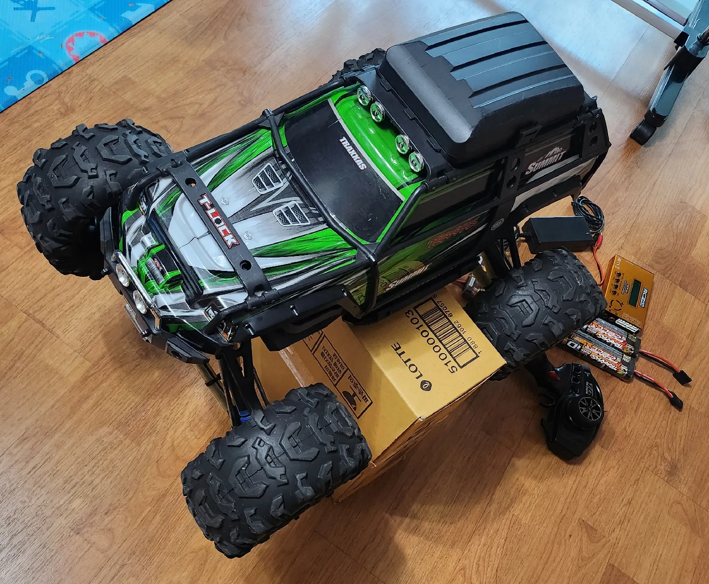 Traxxas Summit RC 몬스터 트럭