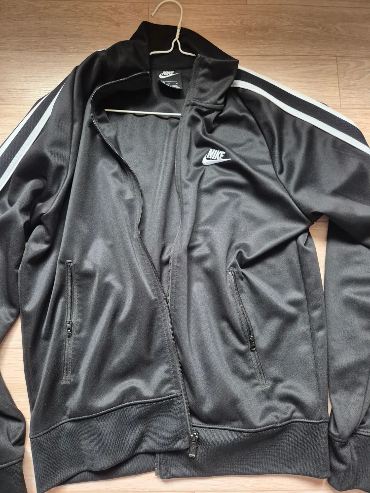 나이키 트랙탑 M 검정95상태좋음