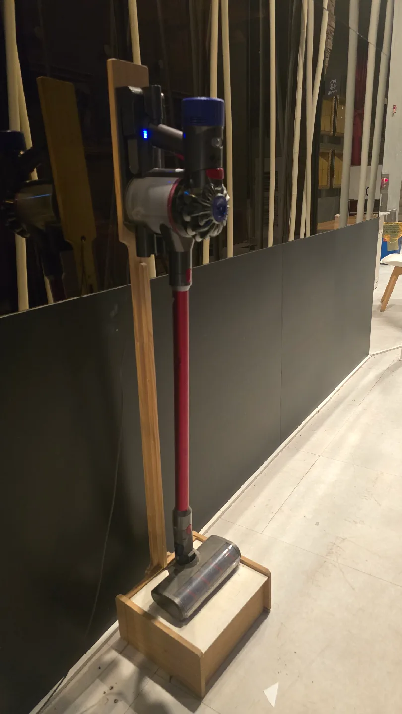 다이슨 V6 무선 청소기 + 거치대