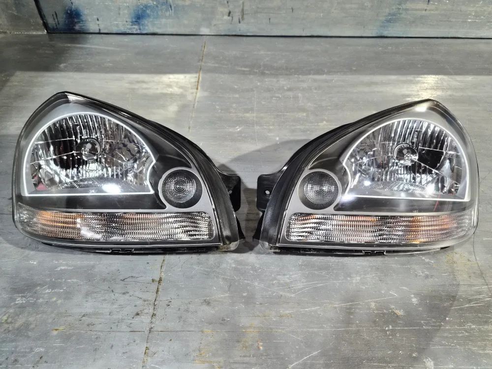 구형투싼 헤드라이트 한 쌍