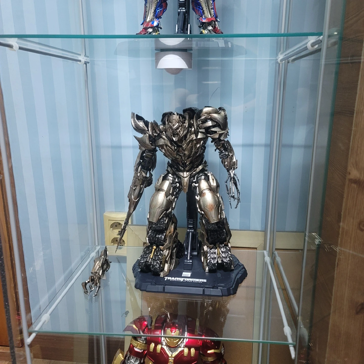 Threezero DLX 트랜스포머 메가트론 피규어 | 취미/게임/음반 | 당근 중고거래
