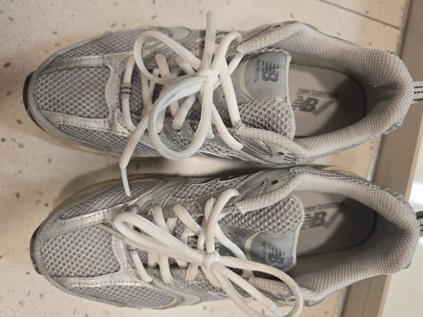 뉴발란스 530 실버빈티지 235사이즈 중고