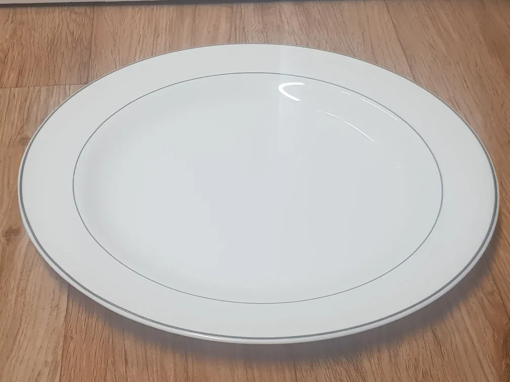 흰색 원형 접시 중고