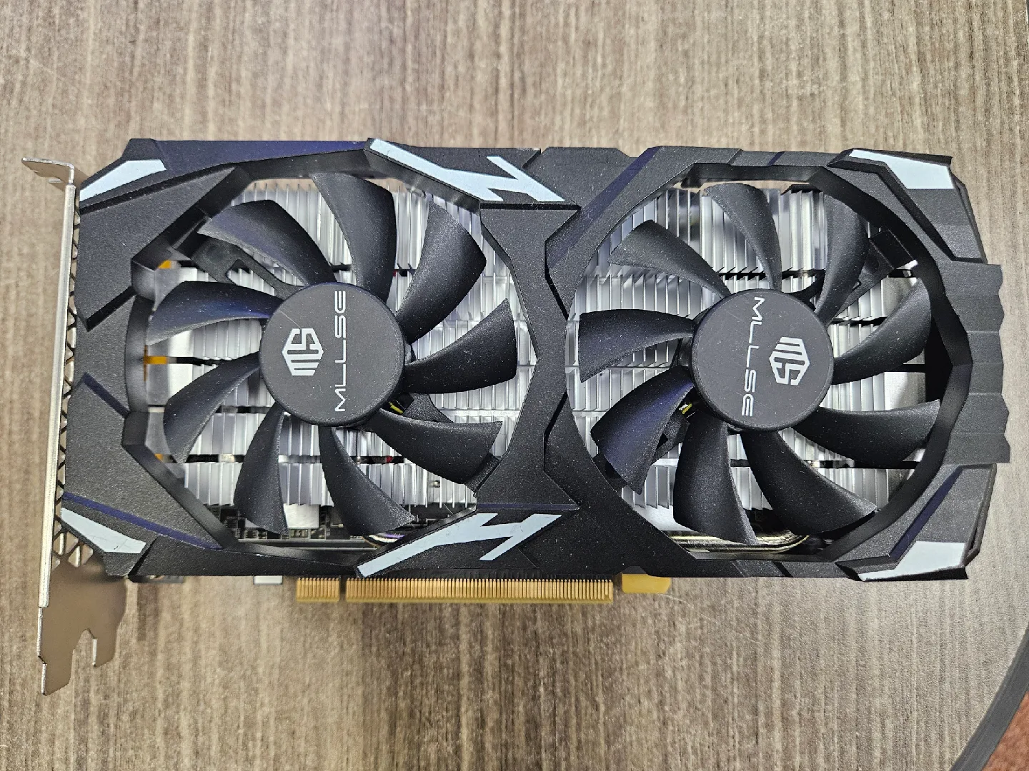 중고 RX580 8GB DDR5 그래픽카드 팝니다.