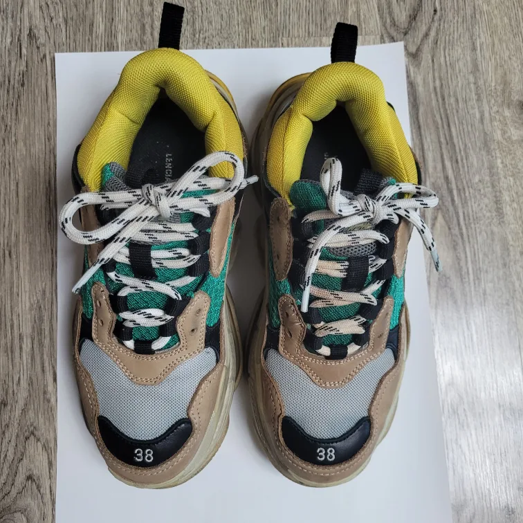 발렌시아가 트리플S 38