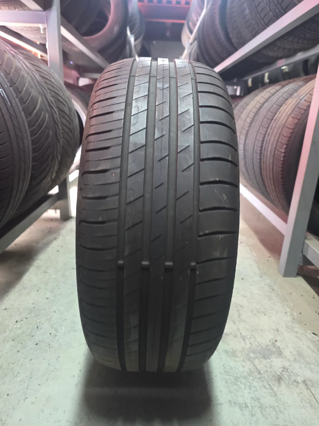 굿이어 EfficientGrip 225/55R17 중고