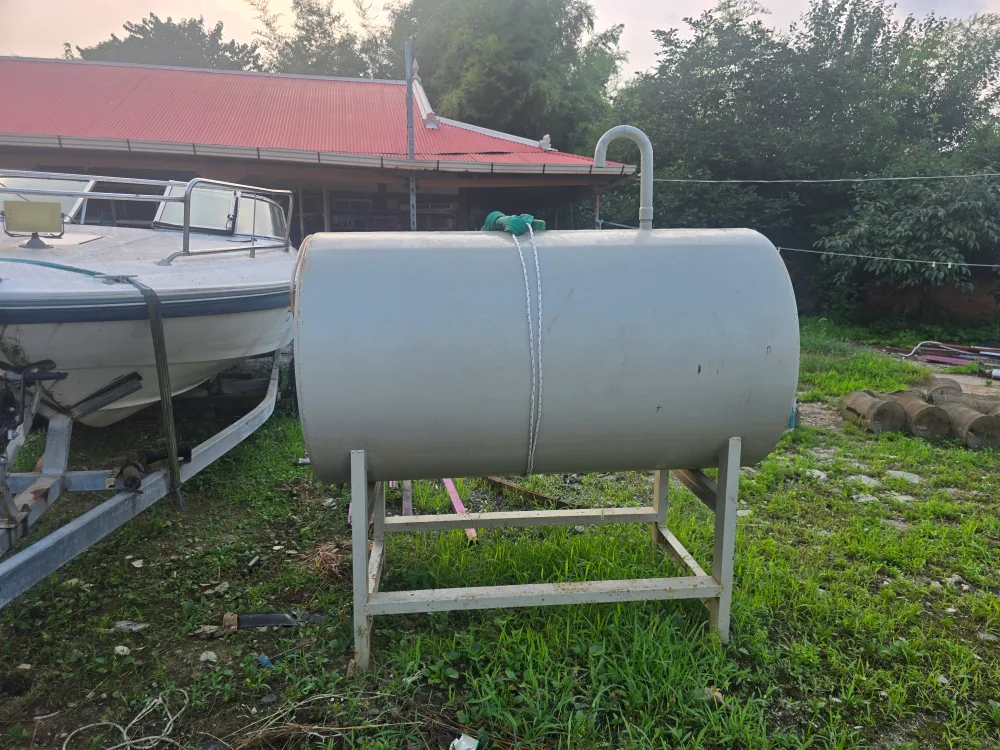 중고 기름 탱크