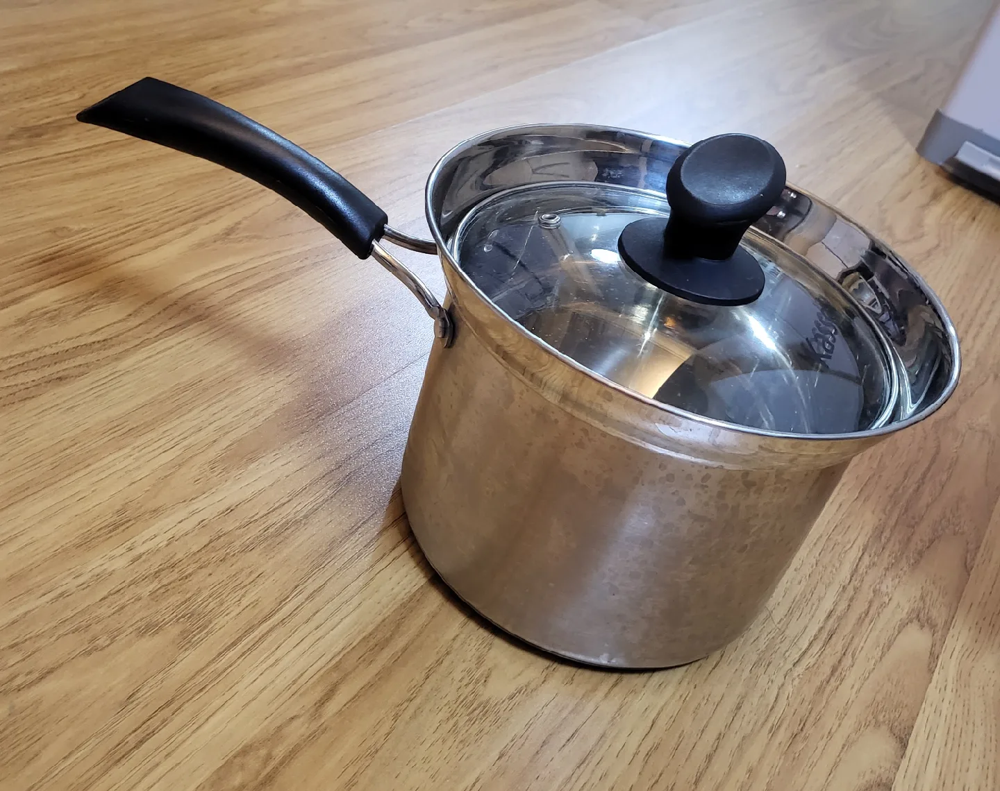 깊이 있는 스텐 냄비