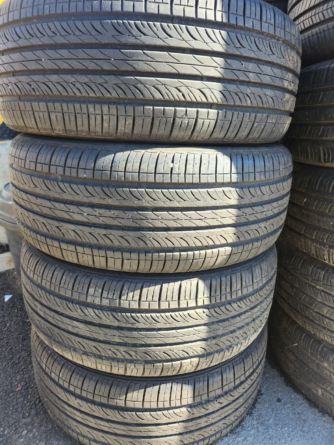 중고 타이어 215,45,17  4본팝니다