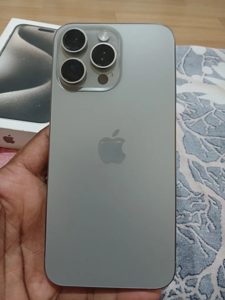 아이폰 15 Pro Max 512GB 중고 배터리 92% 팝니다