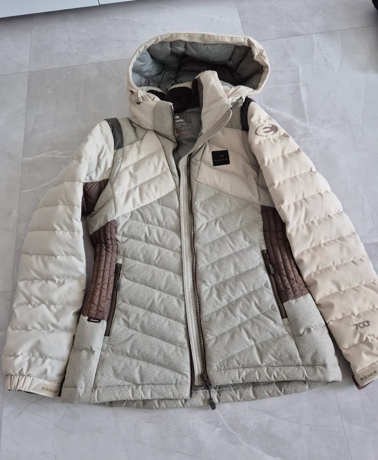 여성 아이더 거위 패딩 M