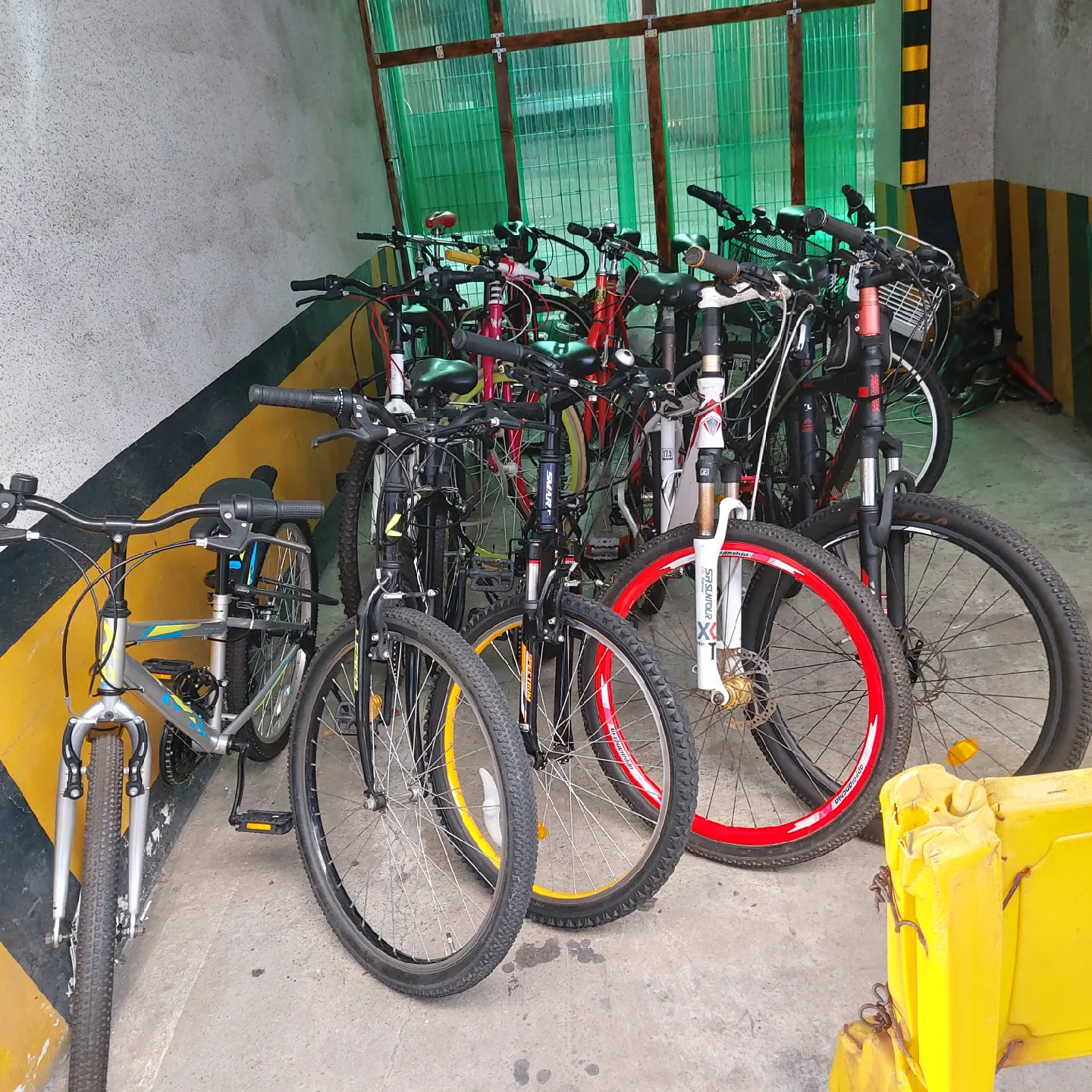 다양한 브랜드 자전거 모음