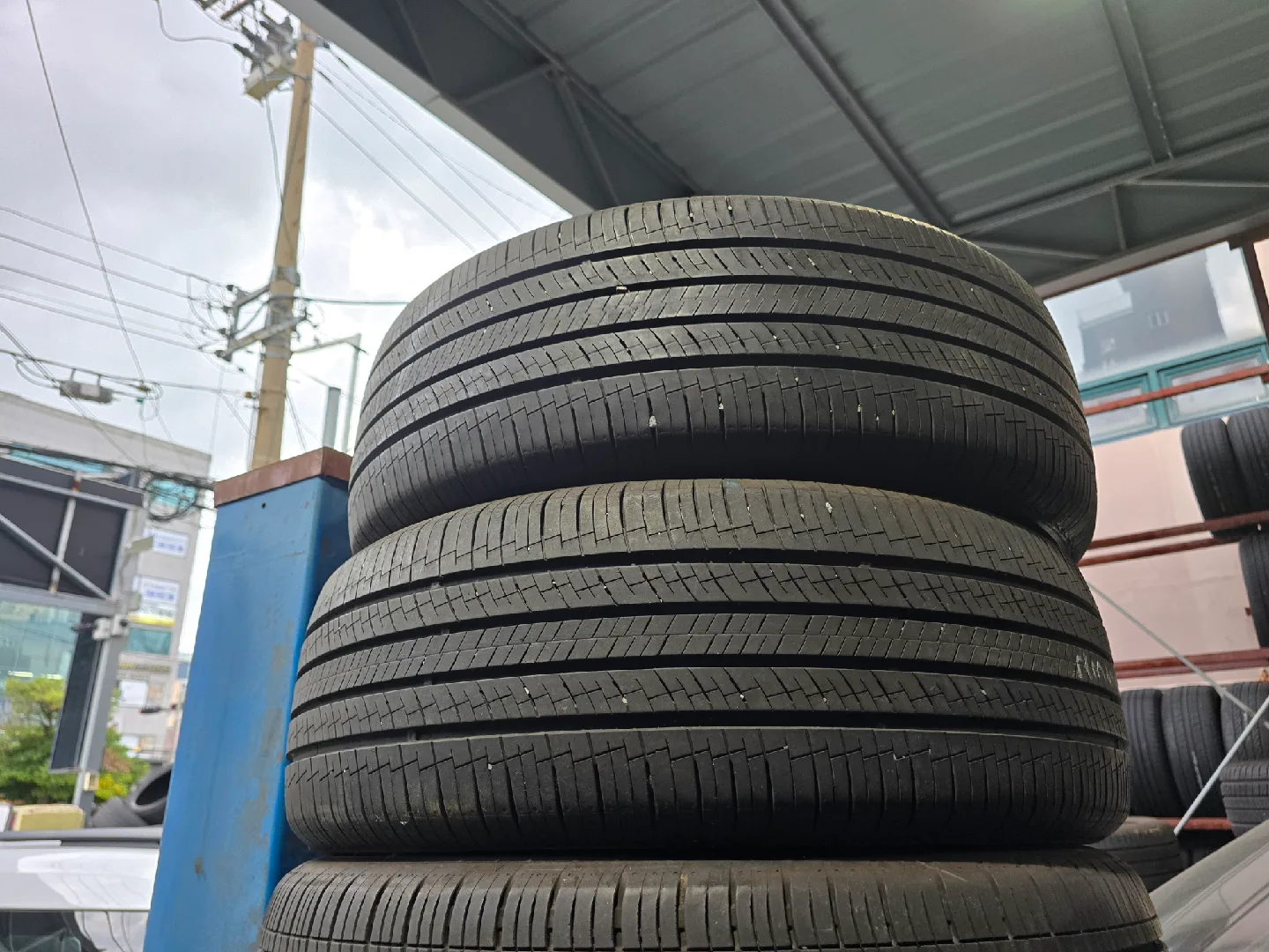 235 60 18 상태좋은 중고 타이어 2개