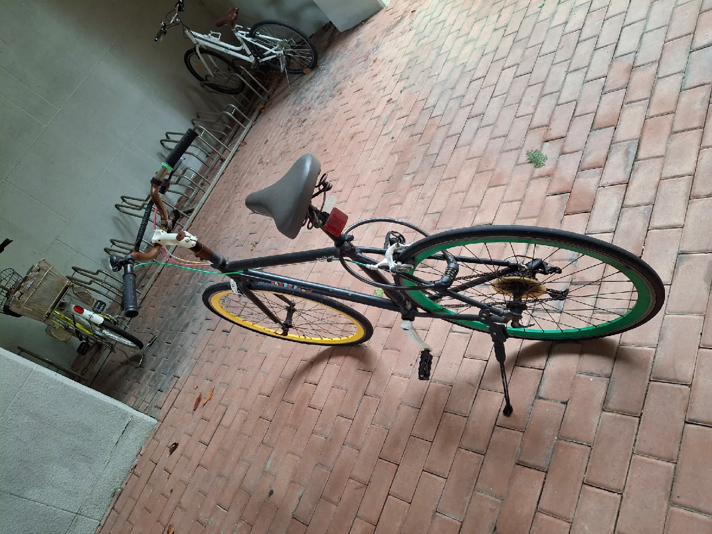 검정색 중고 자전거