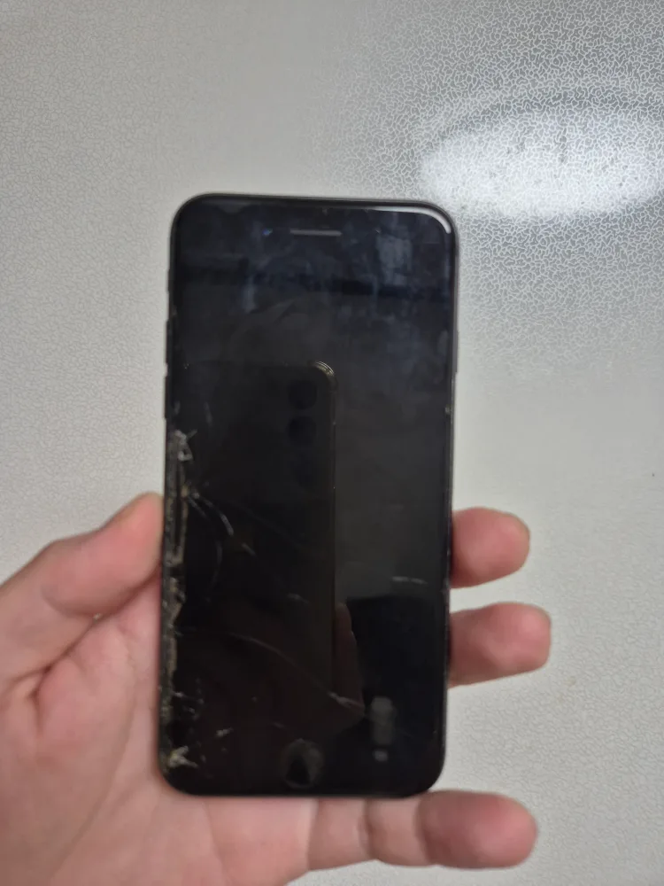 아이폰8 중고 부품용 (액정 파손) 팔아요